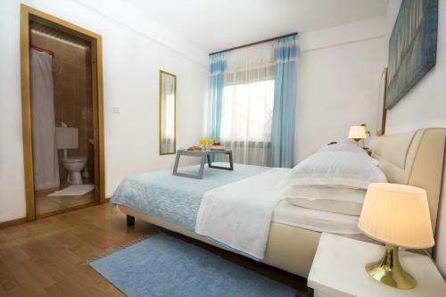 Apartments Leo