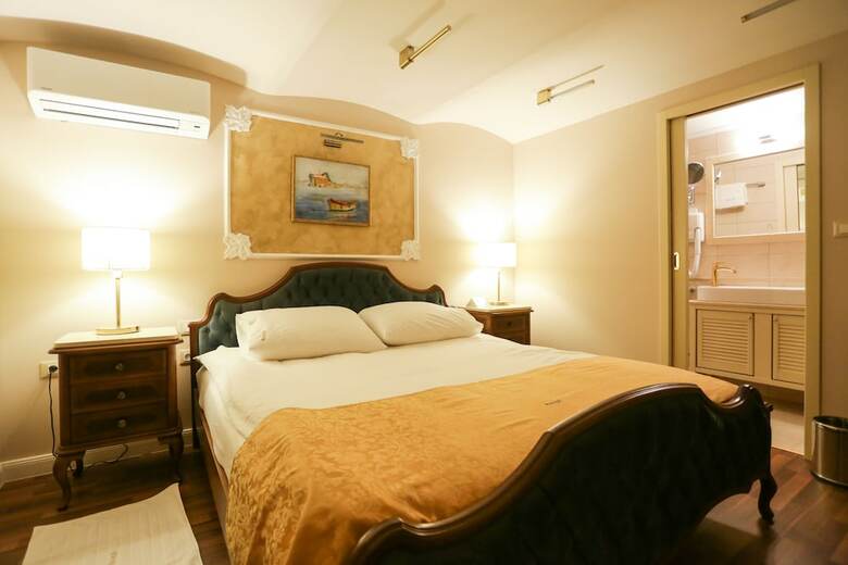 Bed & Breakfast Arbia Dorka Heritage Palace