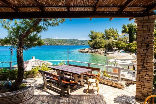 Pebble Bay Paradise House