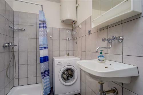 Apartments Ivna