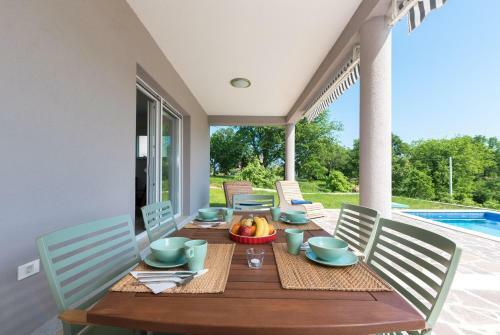 Holiday Home In Becici 35510