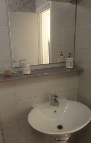 Apartments With A Parking Space Veliko Brdo (Makarska) - 6791