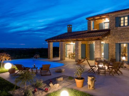 Holiday Home Villa Figlica