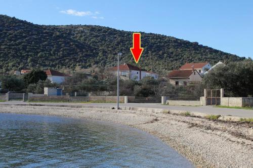 Family Friendly Seaside Apartments Vinisce (Trogir) - 5946