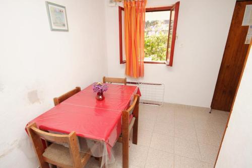 Family Friendly Seaside Apartments Vinisce (Trogir) - 5946