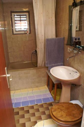Apartments By The Sea Vinisce (trogir) - 4288