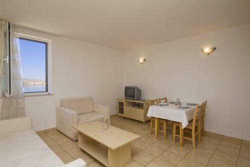 Apartments Jakov