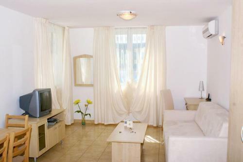 Apartments By The Sea Vinjerac (zadar) - 3093