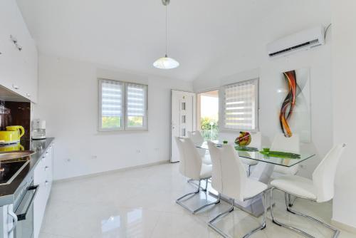 Apartments Veli?