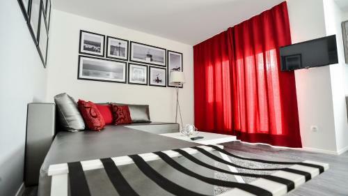 Sunset Deluxe Apartments