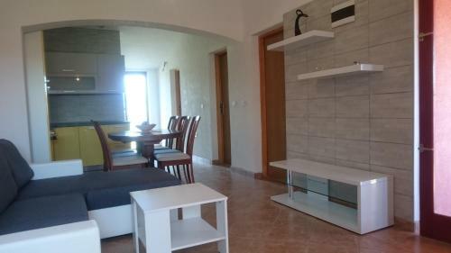 Apartment Ema Vir