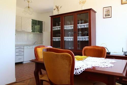 Apartments By The Sea Vis - 13169