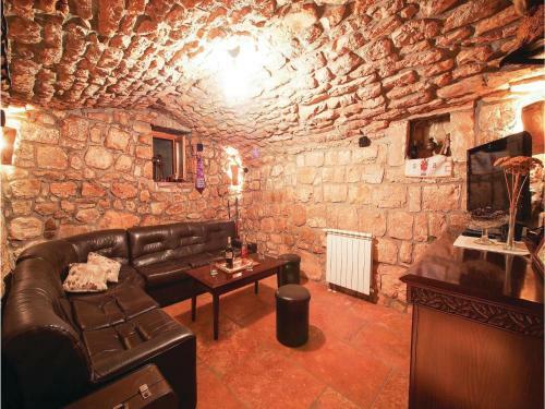 Four-bedroom Holiday Home In Vitaljina