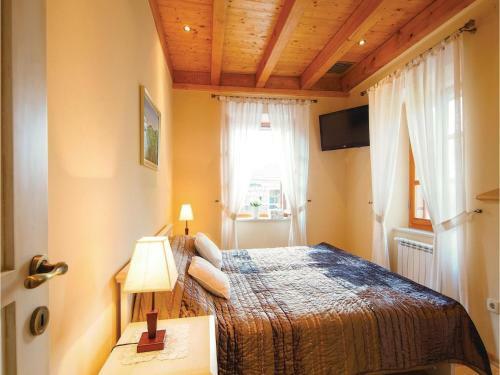 Four-bedroom Holiday Home In Vitaljina