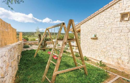 Two-bedroom Holiday Home In Vrana