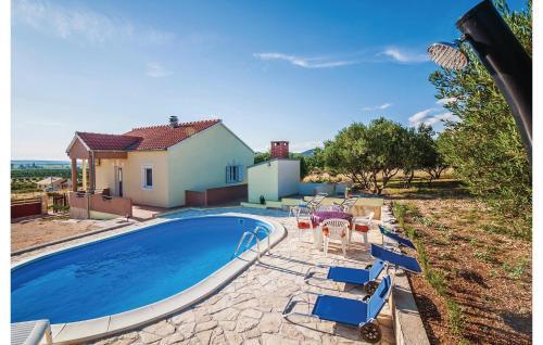 Two-bedroom Holiday Home In Vrana