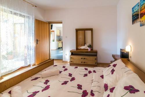 Apartment In Vrbnik/insel Krk 13618