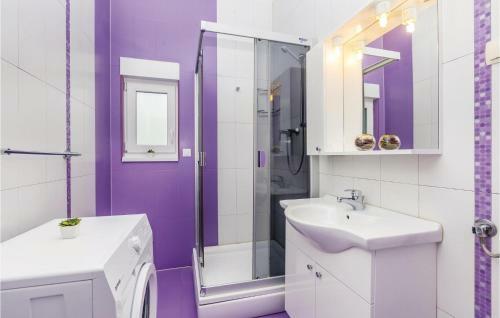 Two-bedroom Apartment In Vrh