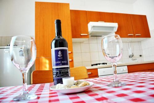 Apartments By The Sea Vrsi - Mulo (Zadar) - 12519
