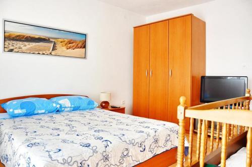 Apartments By The Sea Vrsi - Mulo (Zadar) - 12519