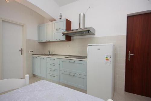Family Friendly Seaside Apartments Vrsi - Mulo (zadar) - 6155