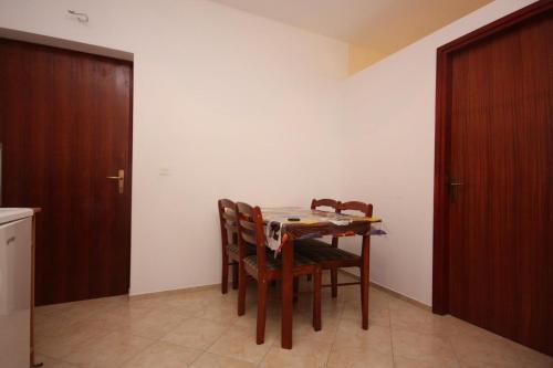 Family Friendly Seaside Apartments Vrsi - Mulo (zadar) - 6155