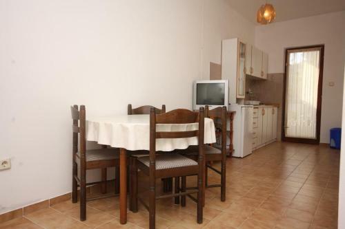 Family Friendly Seaside Apartments Vrsi - Mulo (zadar) - 6155
