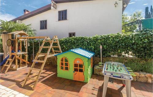 Four-bedroom Holiday Home In Vantacici