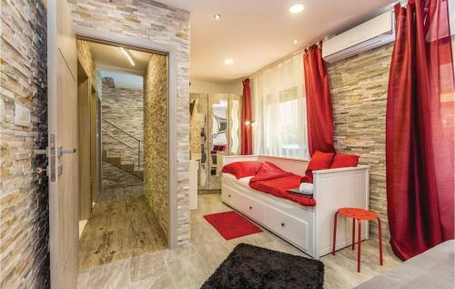 Four-bedroom Holiday Home In Vantacici