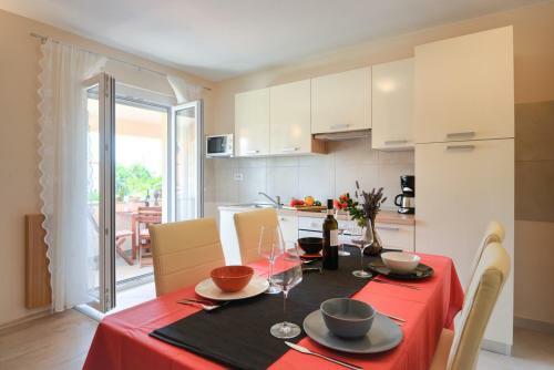 Hostal Villa Hope - Apartments With Shared Pool