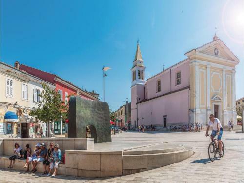Two-bedroom Apartment In Porec