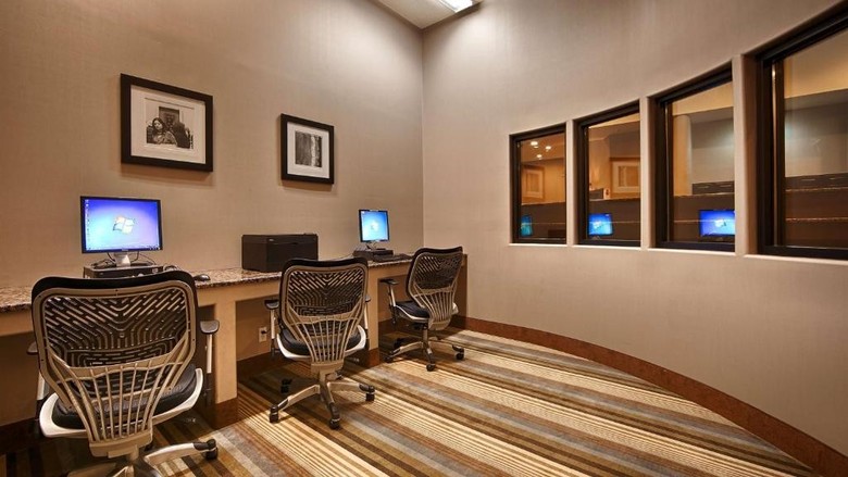 Best Western Plus Atrea Hotel