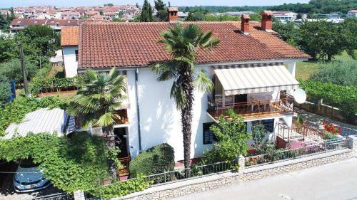 Hostal Apartment Complex Nevia