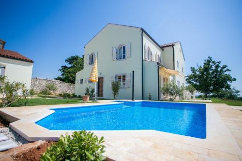 Two-bedroom Villa Bella Vista With Sea View