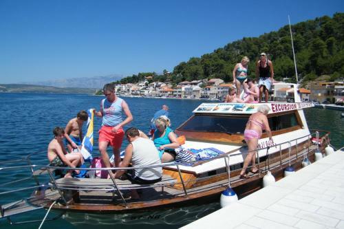 Hostal Pansion Adria Haus