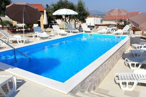 Seaside Apartments With A Swimming Pool Posedarje (novigrad) - 6162