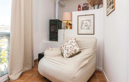 Three-bedroom Apartment In Posedarje