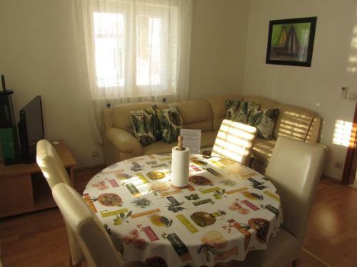 One Bedroom Apartment Jadran