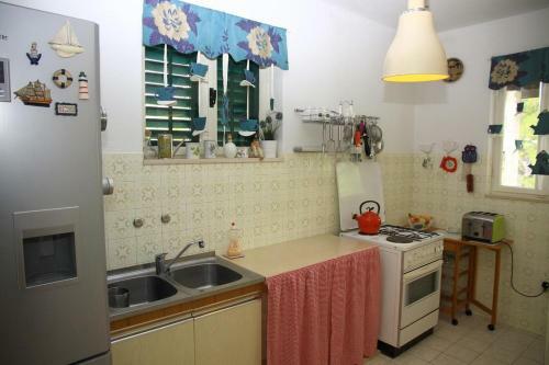 Seaside Holiday House Postira (brac) - 13001