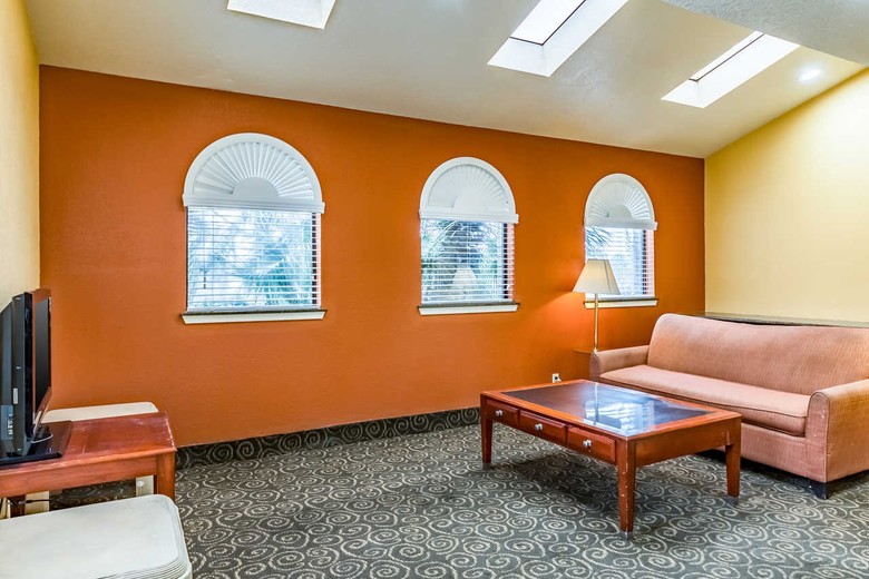 Hotel Econo Lodge Near Seaworld