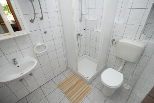 Apartment Povljana 232a
