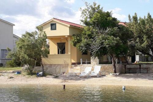 Apartments By The Sea Dinjiska (pag) - 9386