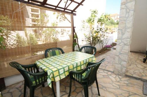 Apartment Povljana 232d