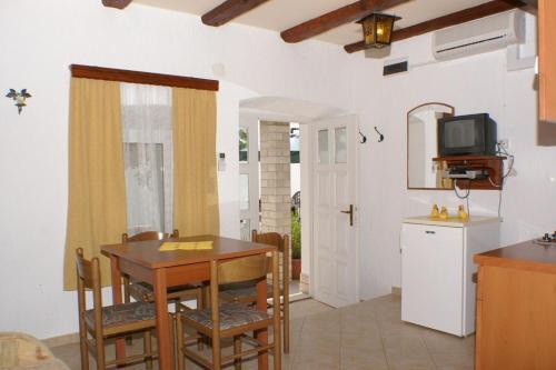 Apartments With A Parking Space Povljana (pag) - 233
