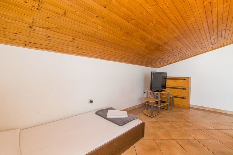 Apartments Crljenko