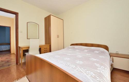 Apartments With A Parking Space Vlasici (Pag) - 12766