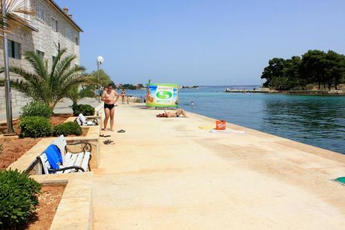 Hostal Double Room Preko 8180c
