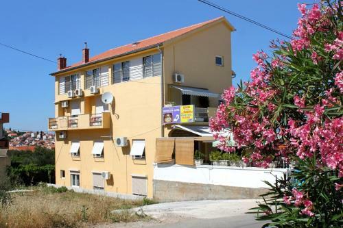 Hostal Twin Room Preko 8180h
