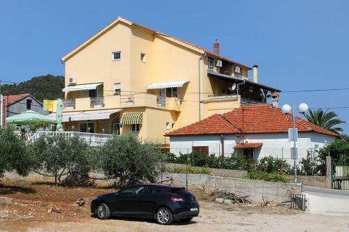 Hostal Twin Room Preko 8180h