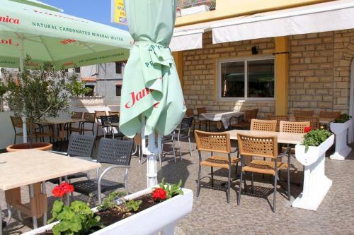 Hostal Twin Room Preko 8180b